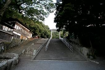 マウスクリックで拡大/縮小します