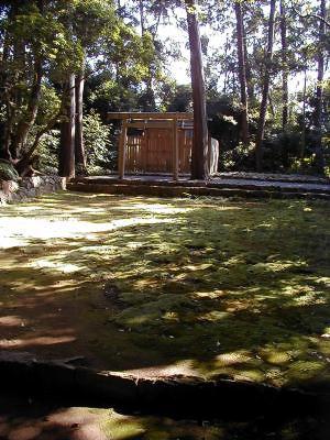 マウスクリックで拡大/縮小します