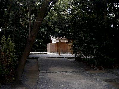 マウスクリックで拡大/縮小します