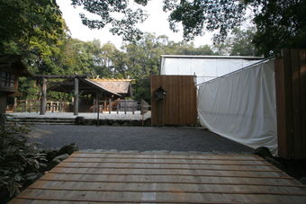 マウスクリックで拡大/縮小します