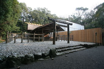 マウスクリックで拡大/縮小します