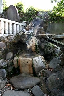 マウスクリックで拡大/縮小します