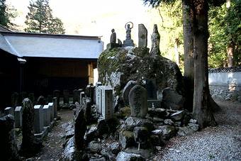 マウスクリックで拡大/縮小します