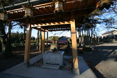 マウスクリックで拡大/縮小します