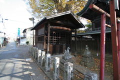 マウスクリックで拡大/縮小します