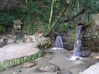 マウスクリックで拡大/縮小します