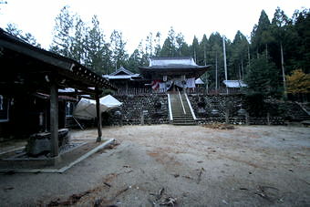 マウスクリックで拡大/縮小します