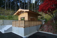 マウスクリックで拡大/縮小します