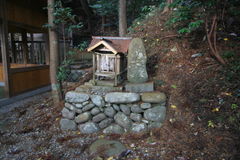 マウスクリックで拡大/縮小します