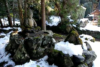 マウスクリックで拡大/縮小します