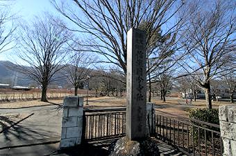 マウスクリックで拡大/縮小します