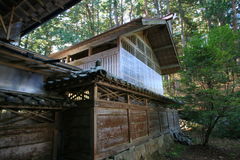 マウスクリックで拡大/縮小します