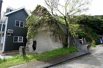 マウスクリックで拡大/縮小します