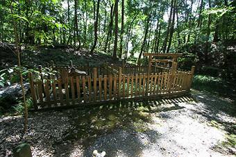 マウスクリックで拡大/縮小します