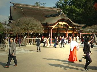 マウスクリックで拡大/縮小します