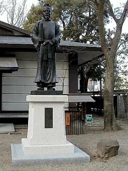 マウスクリックで拡大/縮小します