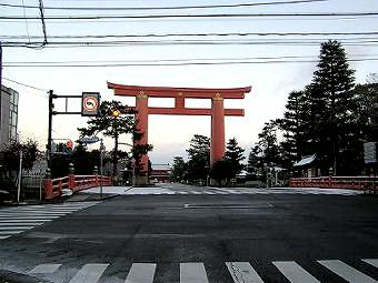 マウスクリックで拡大/縮小します