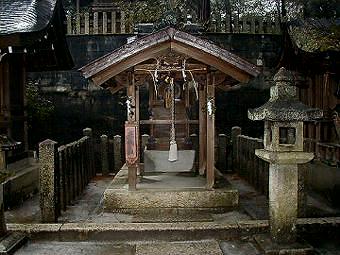 マウスクリックで拡大/縮小します